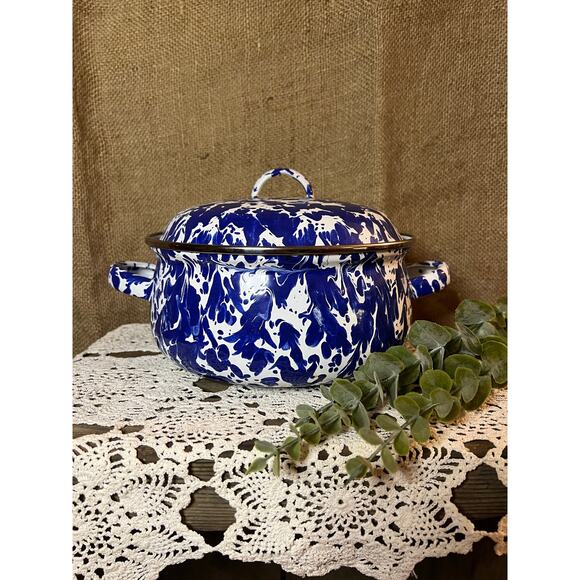 Golden Rabbit cobalt swirled enameled pot 4 quart - Picture 2 of 4